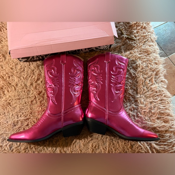 Soda Pink Metallic Heeled Boots - Picture 3 of 6